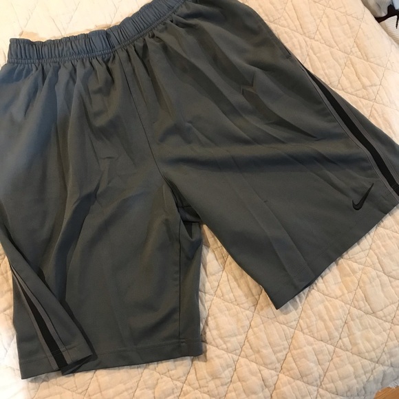 🏃NIKE Athletic Shorts - Picture 1 of 6